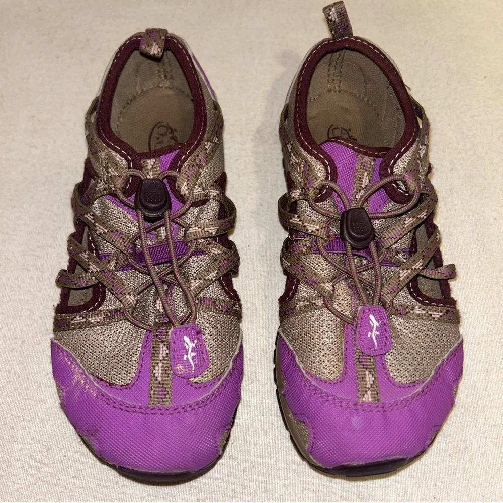 Chacos water shoes purple and beige size 1‎